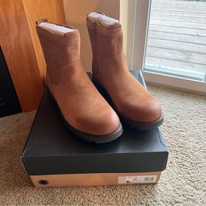 UGG M Kennen Suede Boots | (13 NWT & Original Box)